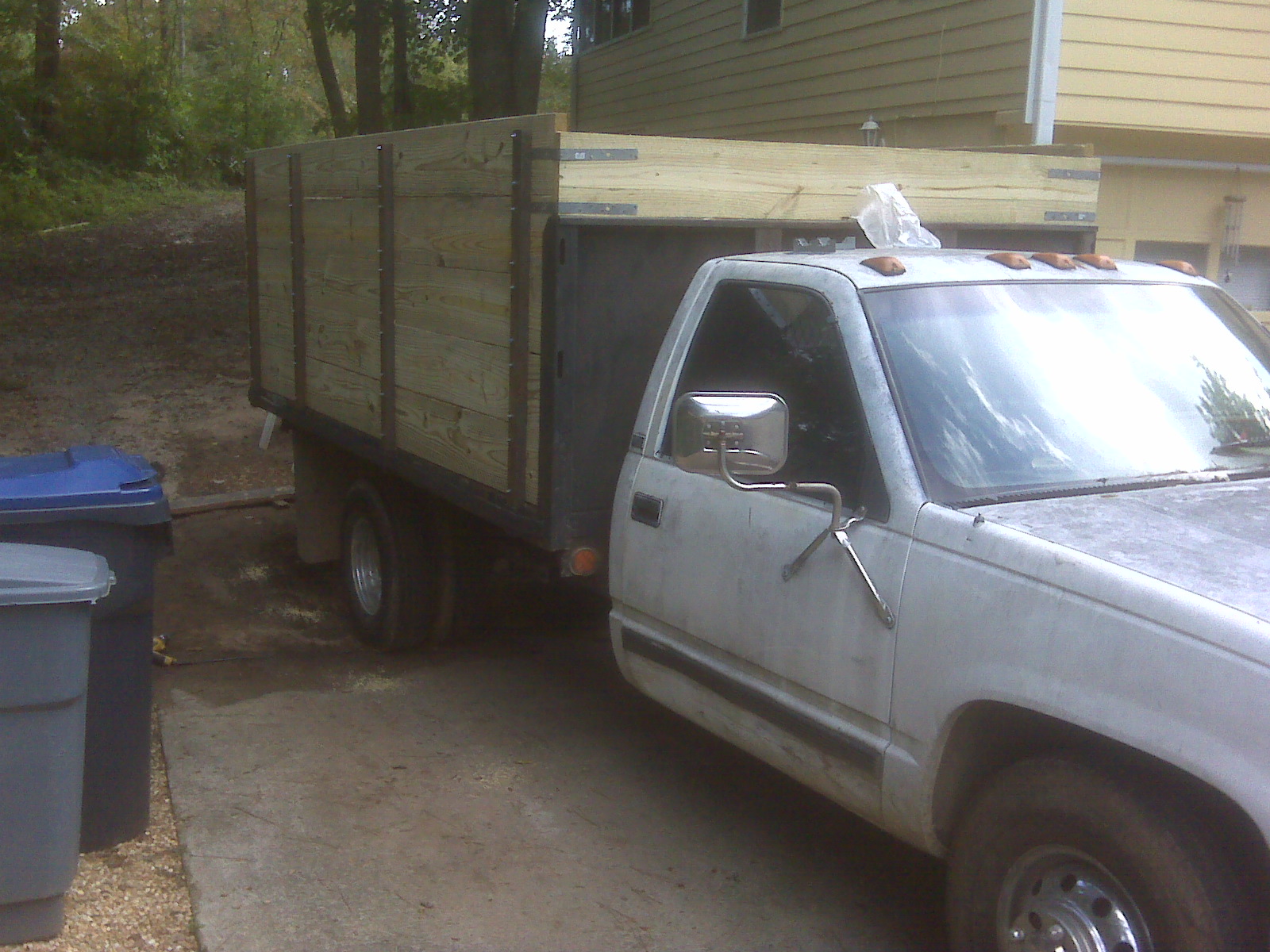 old junk removal truck.