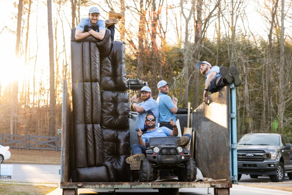 Advantages of professional junk furniture removal.