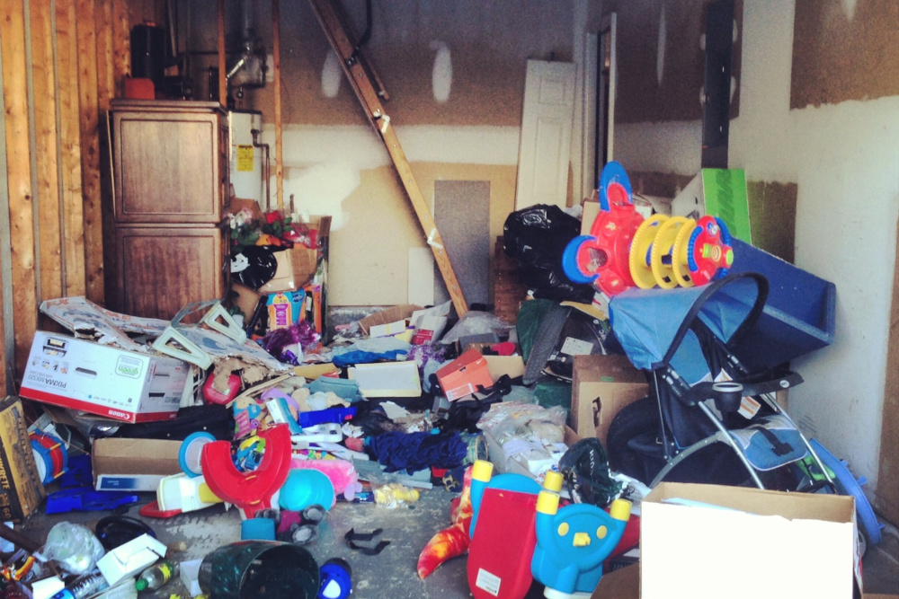 The do's and don'ts of hiring garage cleaning services.